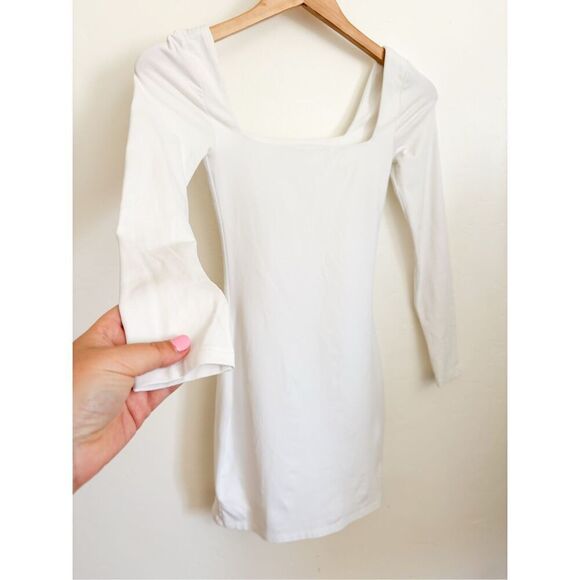 Babaton aritzia contour sumac long sleeve square neck mini dress size XS - Picture 3 of 7